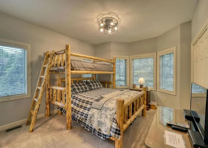 Sugar Mountain Condo, Sleep 4, Deck Mountain Views